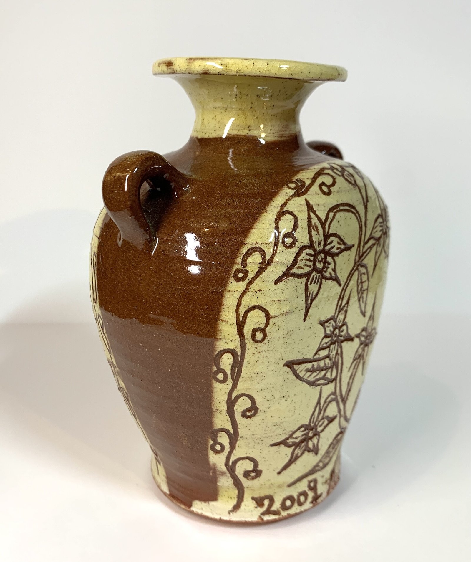 Matt Grimmitt | Sgraffito Bottle-vase 11 Matt Grimmit pottery